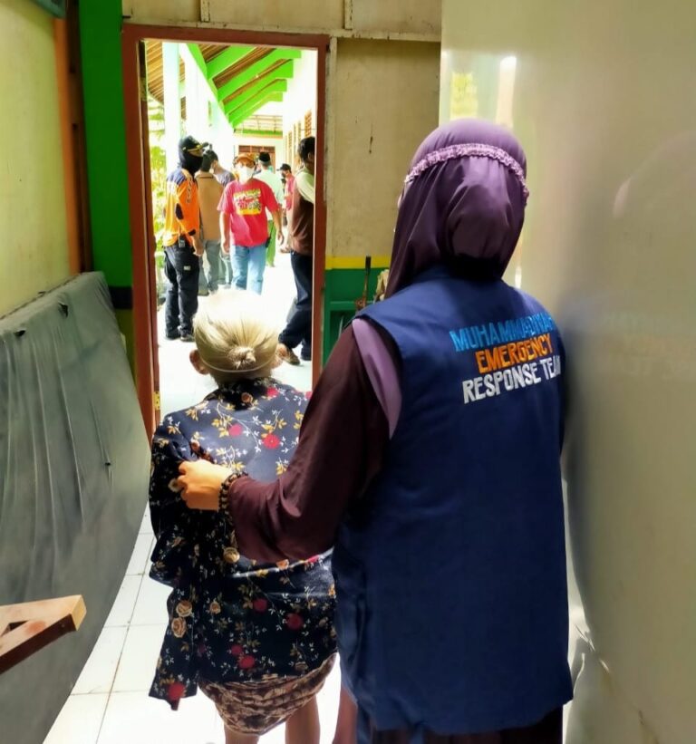Terapkan OMOR MDMC Kabupaten Magelang Layani Warga Merapi image