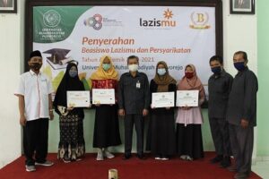 Dukung Pemerataan Pendidikan, UM Purworejo Berikan 58 Beasiswa image