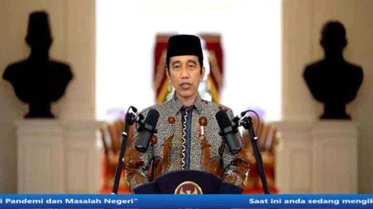 Jokowi: Atas Nama Bangsa Indonesia, Saya Ucapkan Terimakasih untuk Muhammadiyah image