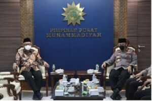 Sowan ke Haedar Nashir, Kapolri Dapat Tiga Wejangan