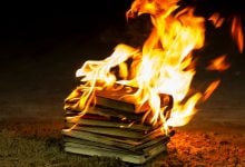 Membakar Kitab Al-Qur’an Yang Tidak Dipakai