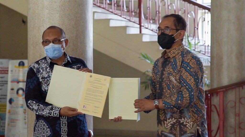 Muhammadiyah dan UGM TandaTangani MOU Penanganan Covid-19
