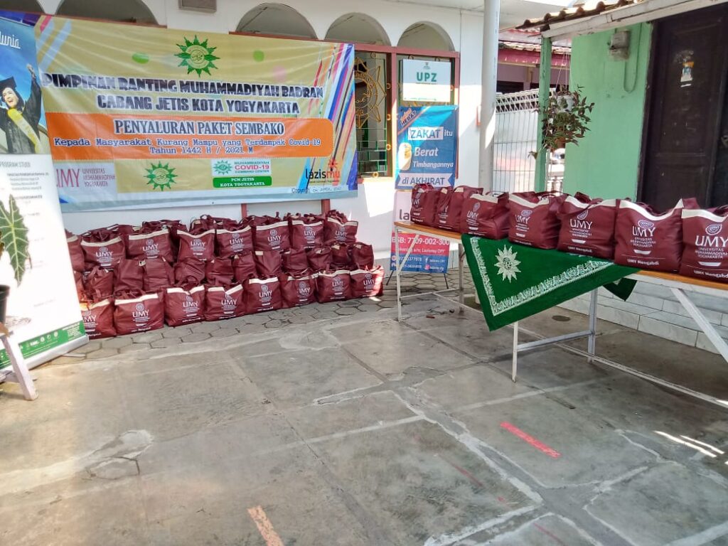 Peduli Terdampak Covid-19, Muhammadiyah Badran Kembali Salurkan Bantuan Sosial