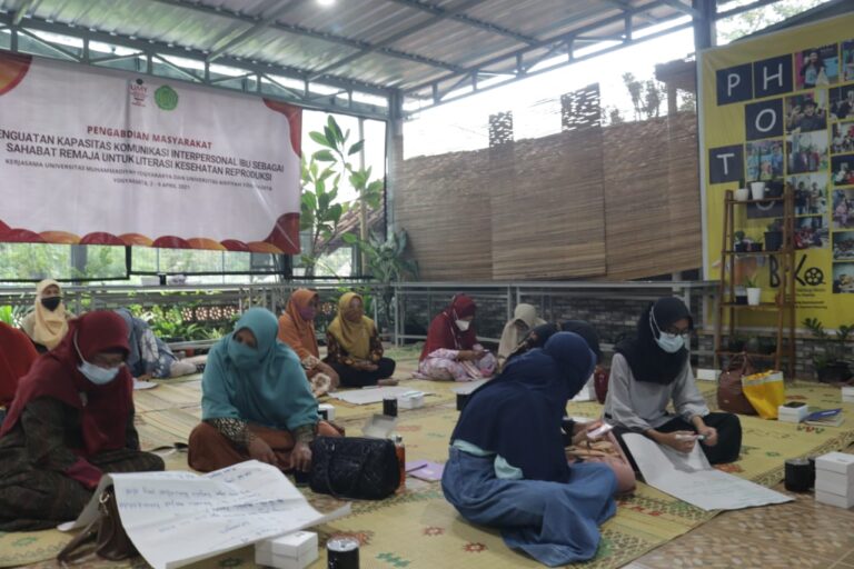 Kolaborasi UMY-UNISA Edukasi Orangtua Mengenai Kesehatan Reproduksi Remaja