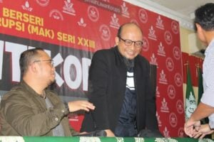 Penyidik senior Komisi Pemberantasan Korupsi (KPK) Novel Baswedan beserta 75 pegawai KPK diisukan akan diberhentikan karena tidak lolos dalam tes wawasan kebangsaan atau TWK.