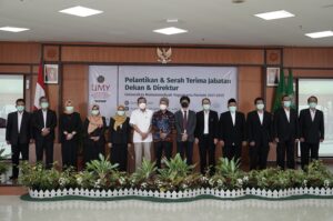 Pesan Agung Danarto dalam Pelantikan Dekan dan Direktur Program periode 2021-2025 UMY