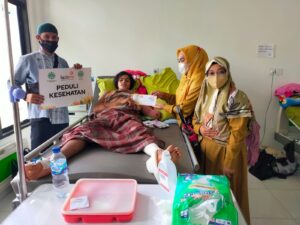 https://lazismu.org/view/perantau-alami-kecelakaan-di-nunukan-lazismu-bantu-biaya-kesehatan