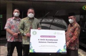 PP Muhammadiyah Terima 4 Mobil Operasional dari Bank Muamalat image