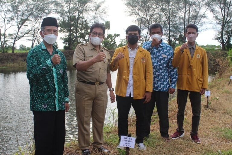 Wujudkan Desa Ekowisata, Pelajar Muhammadiyah Bantul Tanam 100 Bibit Pohon