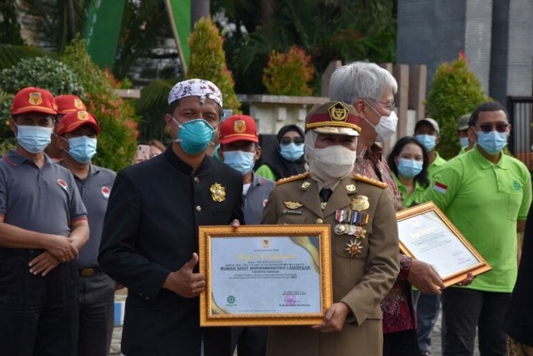 RSM Lamongan Terima Penghargaan Pencegahan Covid dan HIV
