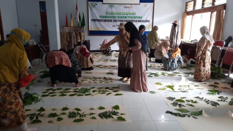 Tak Berhenti, Ibu-ibu ‘Aisyiyah Magelang Tetap Berkarya Melalui Ecoprint
