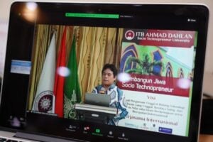 Miliki Program Kuliah untuk Asisten Rumah Tangga, ITB-AD Sambut Tema Seminar Pra Muktamar ke-1 image