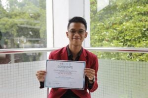 Mahasiswa Muhammadiyah Raih Juara Nasional berkat Rancangan Sistem Listrik Solar Cell image
