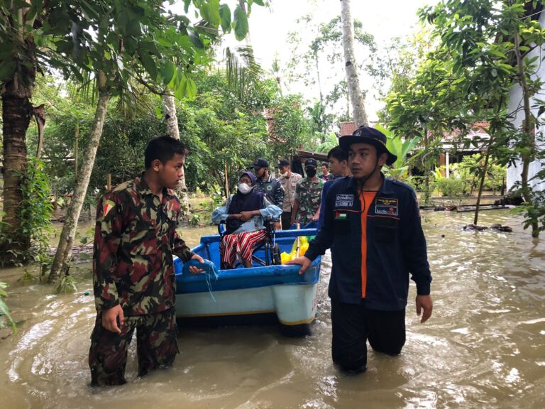 Muhammadiyah Respon Banjir dan Longsor yang Landa Lima Kabupaten di Jawa Tengah image