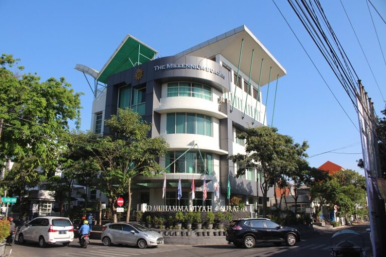 Kumpulkan Prestasi Robotika Sejak 2004, SD Muhammadiyah 4 Pucang Raih Piagam MURI image