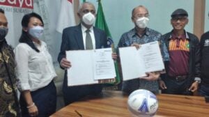 Lisensi Pelatih dan Pembinaan Bibit Sepak Bola, PWM Jatim Teken Kerja Sama Dengan Asprov PSSI image