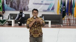 Pengaruh Media Terhadap Akhlak Umat image