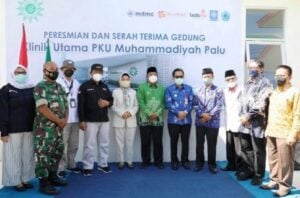 Hadiri Peresmian Gedung Klinik Utama PKU, Ketua DPRD Kota Palu Sumbang Rp100 Juta image