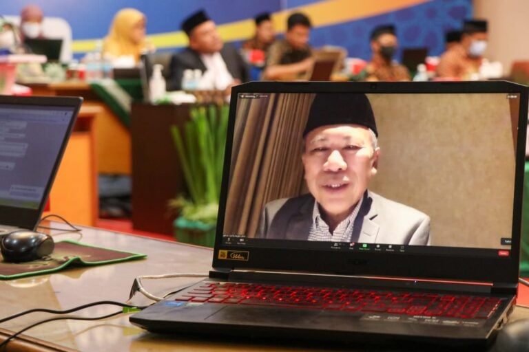 Indonesia Negara Paling Religius di Dunia Namun Tingkat Korupsi Tinggi, Ada yang Salah? image