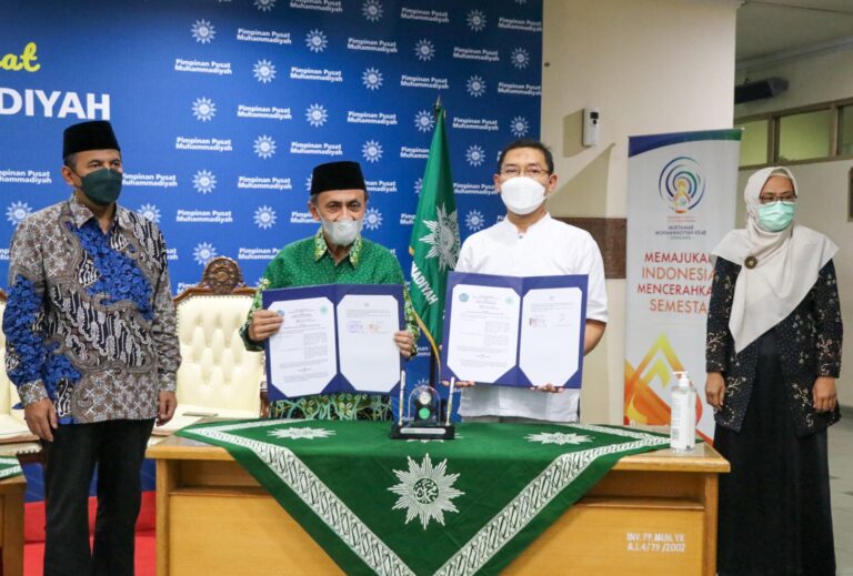 Di Hari Bumi Sedunia, MLH teken MoU tentang Audit Lingkungan dengan UMS dan UNISA image