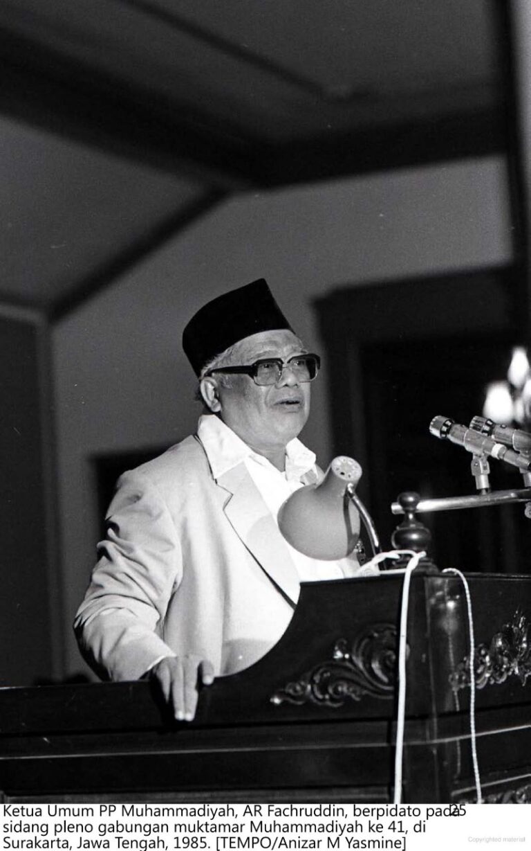 Cerita Pak AR Fachruddin Ke Jamaah Tarawih: Ingin Kuliah, Tidak Lulus Tes, tapi Malah Jadi Dosen image
