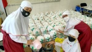 Siswa Muhammadiyah Gembira Membayar Zakat Fitri di Sekolah