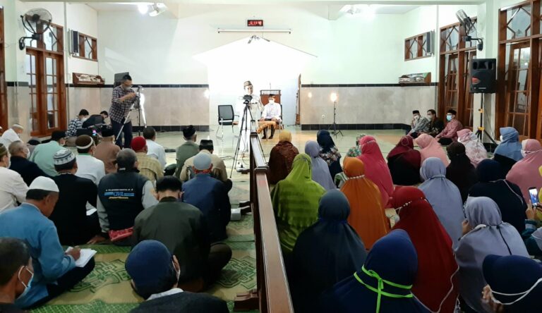 Marpuji mengharapkan pengajian ini dapat semakin menambah kecintaan jamaah terhadap Al quran. Ia mengimbau para jamaah agar tidak hanya membaca atau tadarus Al quran, tetapi juga terjemahnya.