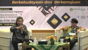 Halalbihalal, Cak Nun Sebut Pelajaran Kemuhammadiyahan Menancap di Alam Pikirannya image