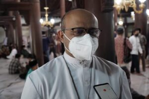 Romo Santo: Saat Gereja Kami Diserang Teroris, Buya Syafii Langsung Datang dengan Sepeda Pancal