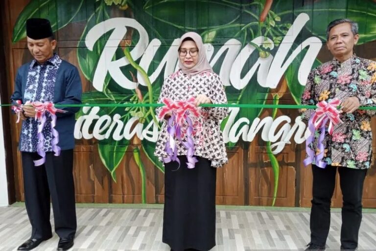 Pertama di Indonesia, Muhammadiyah Resmikan Rumah Literasi Mangrove untuk Penyelamatan Lingkungan image