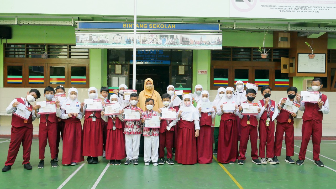 53 Siswa SD Muhammadiyah Ini Bertabur Prestasi