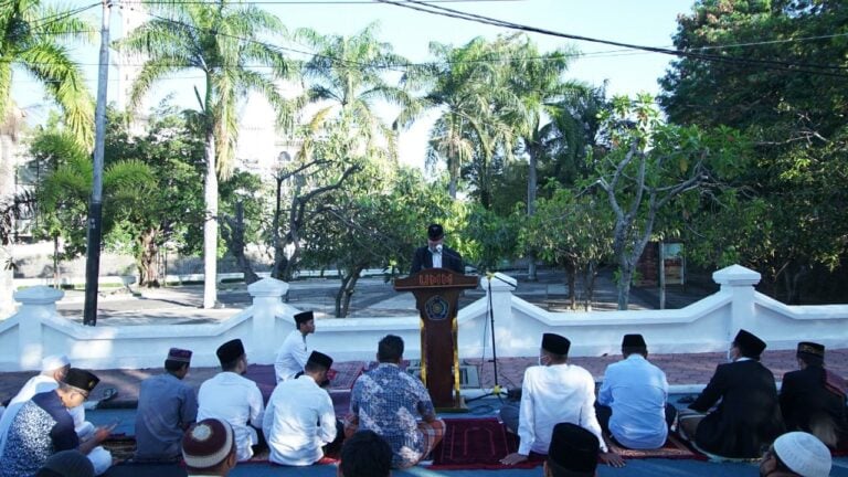 Khutbah Iduladha, Syamsul Anwar : Kurban Miliki Nilai Religius dan Sosial image
