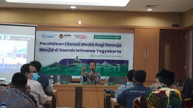 Pusat Studi Muhammadiyah Dorong Remaja Masjid Miliki Kesalehan Digital image