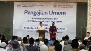 Hadir di Pengajian Umum SMP Muhammadiyah 12 Gresik, Haedar Sampaikan Pesan Ini