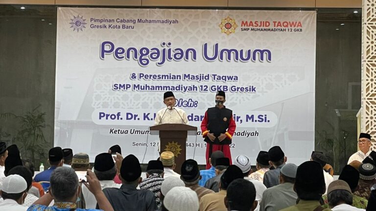 Hadir di Pengajian Umum SMP Muhammadiyah 12 Gresik, Haedar Sampaikan Pesan Ini