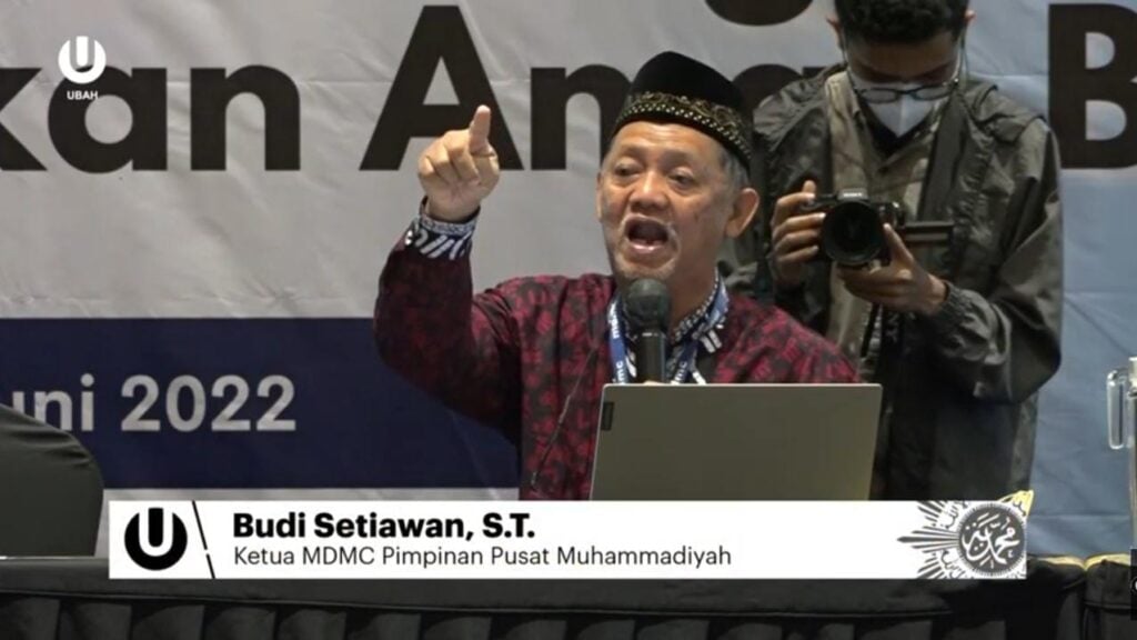 Relawan Muhammadiyah, Ingat! Menolong Korban Bencana Pun Harus Secara Bermartabat