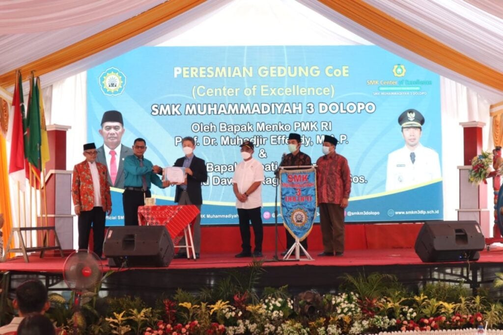 Resmi Berdiri, Gedung CoE SMK Muhammadiyah 3 Dolopo Diresmikan Menko PMK RI