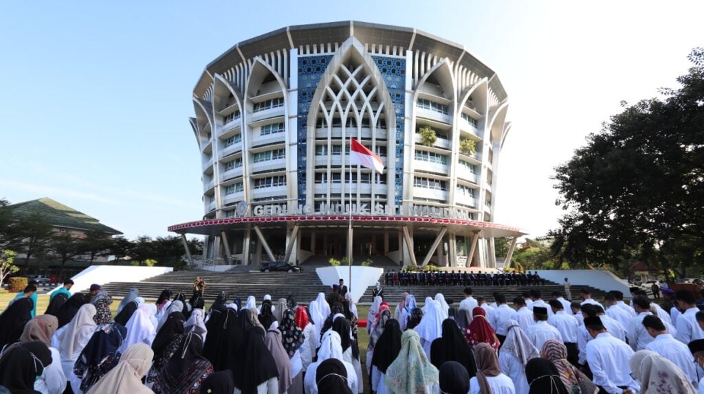 Upacara Peringatan HUT RI ke 77 UMS, Bangkitkan Semangat Juang Umat Islam Tanah Air