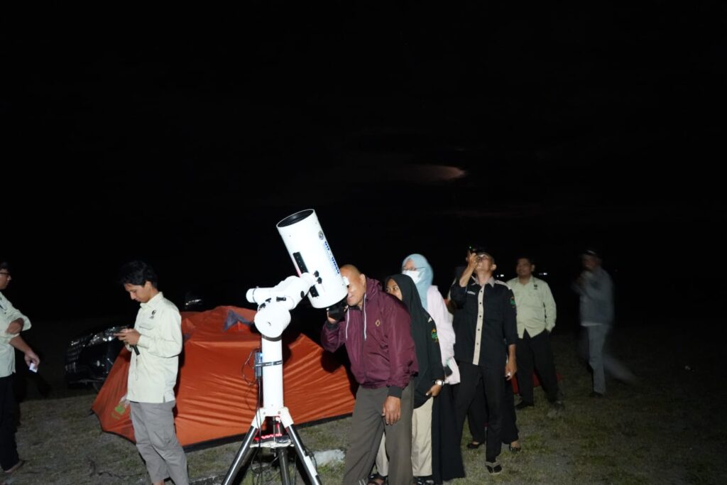 Lembaga Astronomi Muhammadiyah ini Gelar International Observe the Moon Night di Pantai Barus