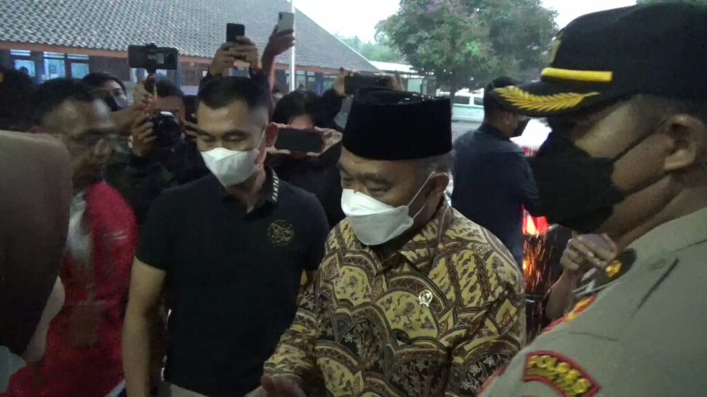 Menko PMK Sampaikan Belasungkawa dan Akan Perbaiki Kerusakan di SD Muhammadiyah Gunungkidul