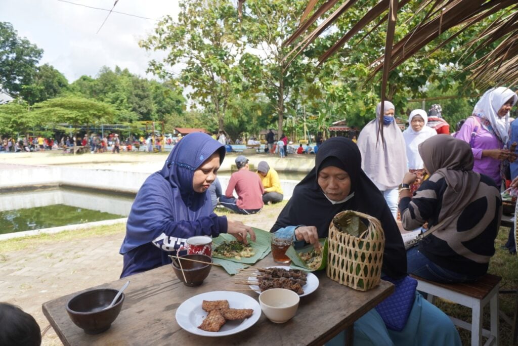 Usung Konsep Pasar Tanpa Plastik, Interconnecting Tourism Village UMY Gelar Pasar Blumbang 