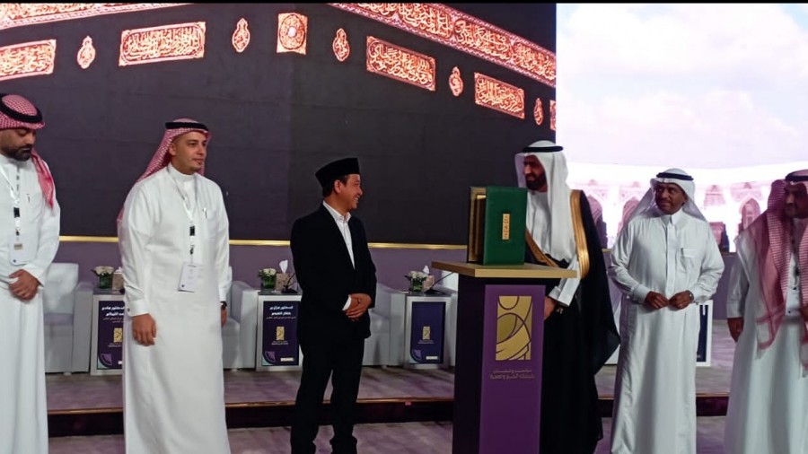 Wakili Indonesia, Hilman Latief Terima Penghargaan dari Menteri Haji dan Umrah Arab Saudi