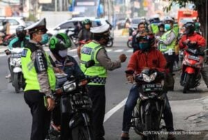 Kena Razia Polisi, Apakah “Uang Damai” Bagian dari Suap?