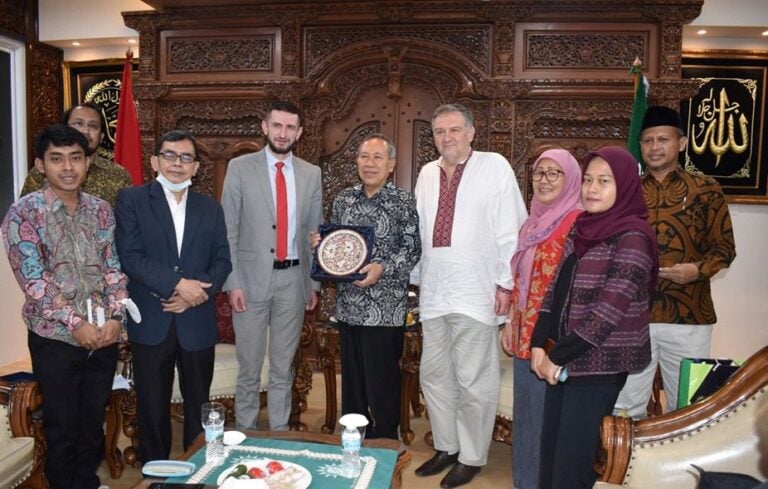 Berdampak ke Masyarakat Sipil, Muhammadiyah Dukung Resolusi Konflik Perang Rusia - Ukraina