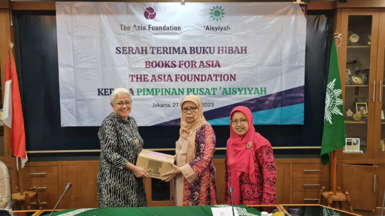 Kerjasama Penguatan Literasi, The Asia Foundation Hibahkan 3.328 Buku Kepada 'Aisyiyah