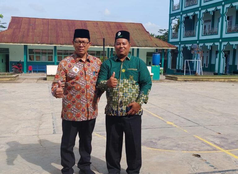 Muhammad Sayuti : Ponpes KH Ahmad Dahlan Kuansing Sekolah dan Pondoknya Keren