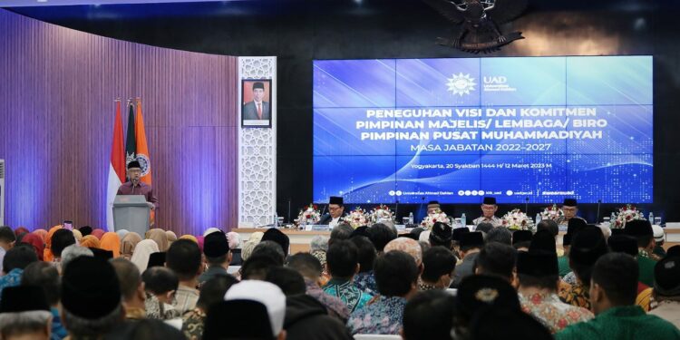 Pimpinan Majelis, Lembaga, Biro PP Muhammadiyah Mengikuti Peneguhan Visi dan Komitmen