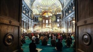 Tafsir Buya Hamka Pada Ayat ke-184 Surat Al-Baqarah: Bulan Suci Ramadan Menegaskan Kasih Sayang Allah Swt