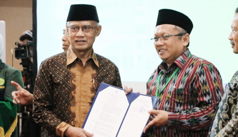 Terima SK, Majelis, Lembaga, dan Biro Pimpinan Pusat Muhammadiyah Mulai Resmi Bekerja