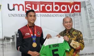 UM Surabaya Berikan Bonus Istimewa untuk Rizky Ridho